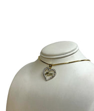 Load image into Gallery viewer, Mom Heart Pendant
